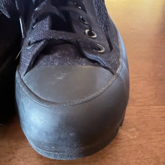 Converse Chuck Taylor All Star Lugged boots in a black colorway. SIZE 9 - Picture 3 of 9